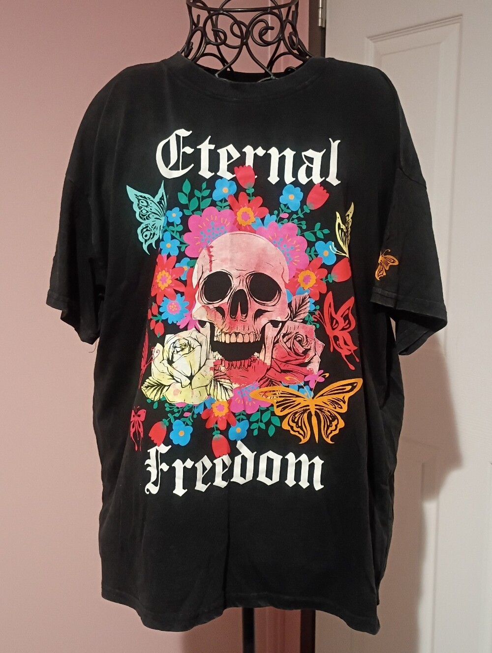 🌻 Eternal Freedom Skull Black Graphic Skull Tee Large